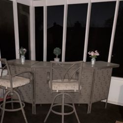Bar Table And Four High Chairs High Top Table