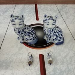 Vintage Blue And White Porcelain Chinese Kitty's And Vintage Blue And White Porcelain Earrings 