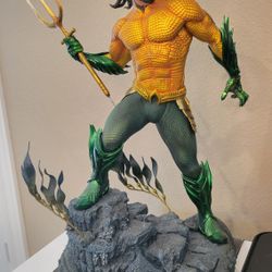 Sideshow Exclusive 1/4 Aquaman (Jason Momoa) Justice League Statue W Box
