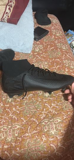 Nike mercurial black cleats