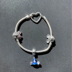PANDORA - MOMENTS HEART CLOSURE SNAKE CHAIN W/ 3 CHARMS