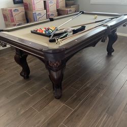 Pool Table 7ft Bruinswick ( Free Delivery & Set Up & New Color Felt Of Your Choice ) 