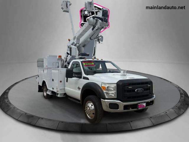 2014 Ford F550 Super Duty Regular Cab & Chassis