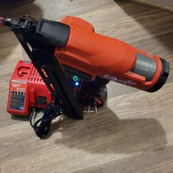 Finish Nailer 15g 18v  Fuel Batery  Charge 