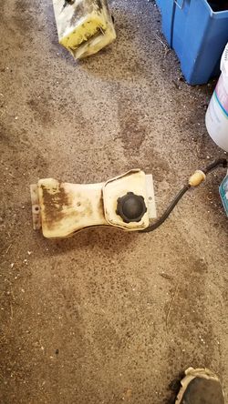 ((Gas tanks))riding lawn mower