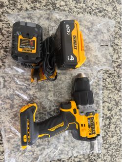 DEWALT 20V XR Brushless Cordless 1/2 in. Hammer Drill, 4AH Battery, and Charger.