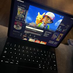 iPad Pro 2nd Gen LTE With Apple Keyboard