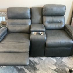 Premium Power Reclining Leather Loveseat – Mint Condition