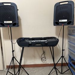 SOUND SYSTEM PEAVEY. PORTABLE SPEAKERS AND MIXER 