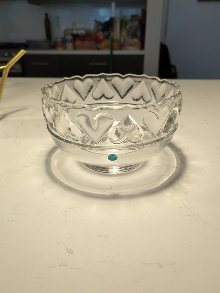 Tiffany Crystal Heart Pattern 8 Inch Bowl