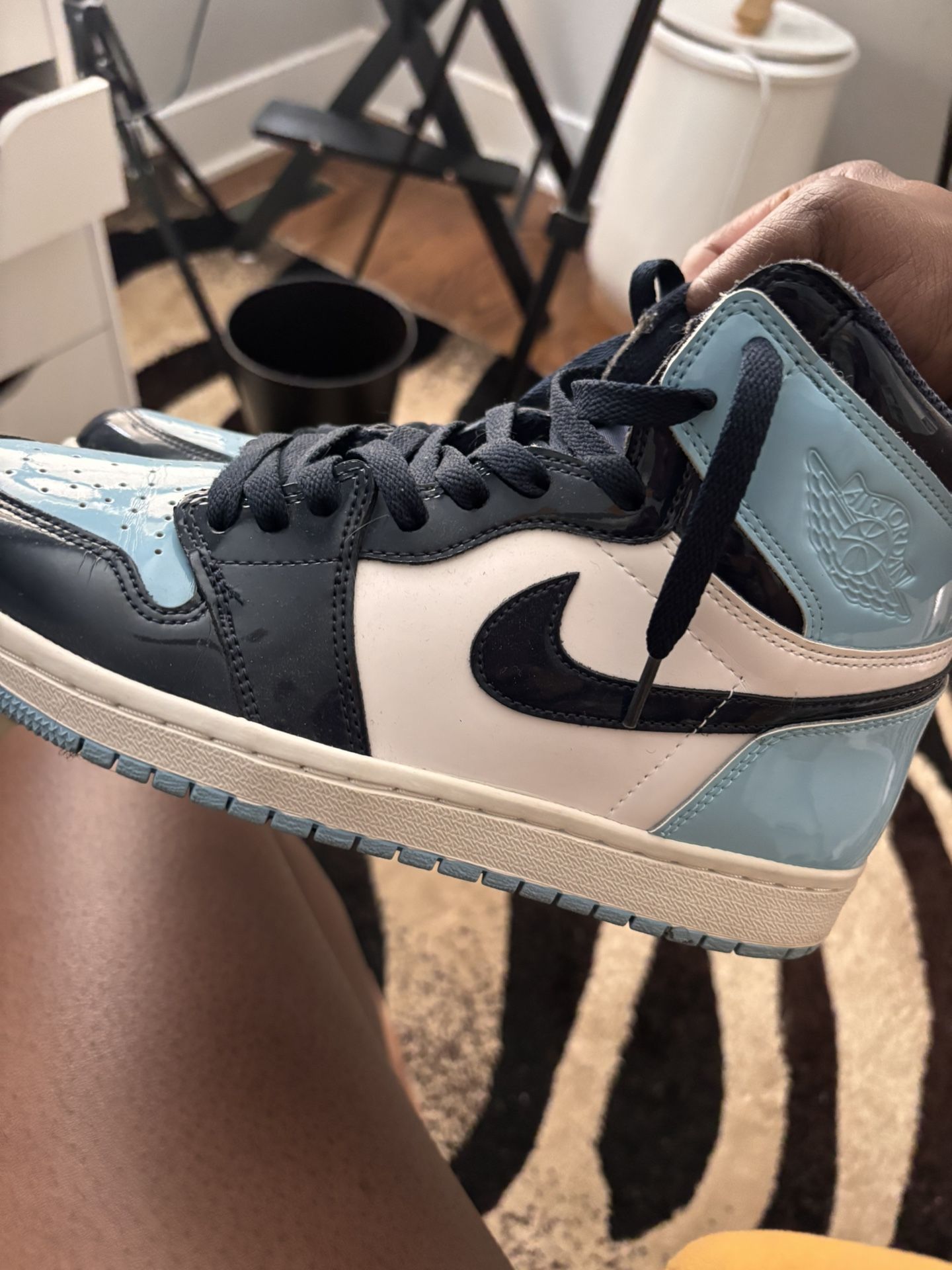 Women Jordan 1 Retro “ Blue Chill”