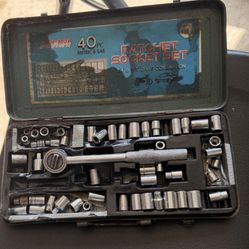 Ratchet & Socket Set – SAE & Metric
