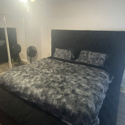 King Size Bet & Mattress 