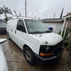 2005 Chevy express van 