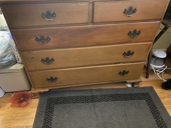 2 Matching Dressers With Mirror