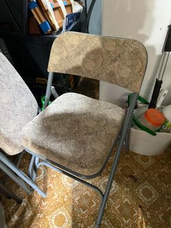 4 folding chairs