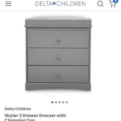 Delta Children Skylar 3 Drawer Dresser With Changing Top
