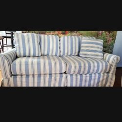 Modern Style Sofa By Crate And Barrel