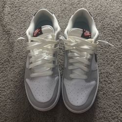 Nike grey lottery ticket dunks size 9