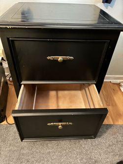 Wood filing cabinet- 2 drawers