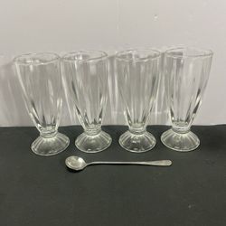 Vintage Set of (4) Milkshake Ice Cream Sundae Clear Ribbed Glasses And 1 Spoon