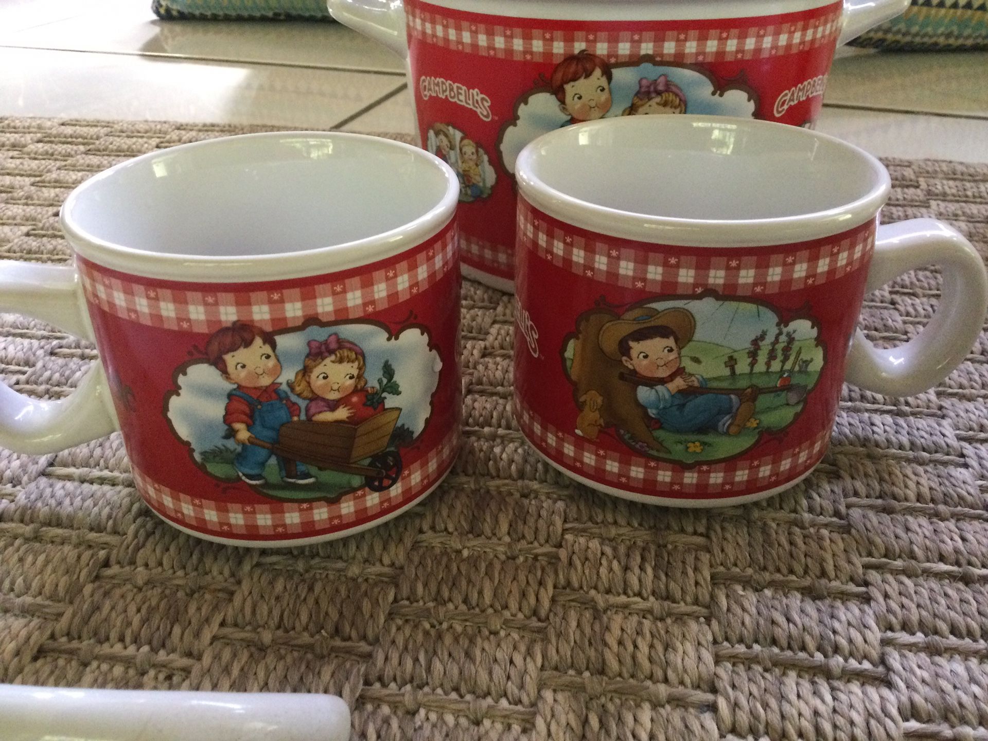 Campbell Soup VINTAGE set /Big Soup Bowl w/spoon /2 cups and BONUS 2 Special Soup Bowls year 2000 Edition