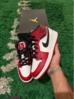 Jordan 1 Mid Chicago GS
