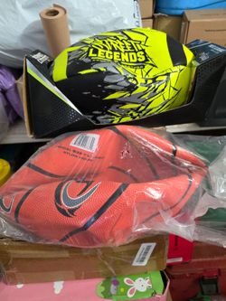2 brand new balls Football And Basketball 🏀 / Basketball / Football