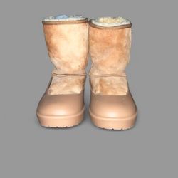 Uggs Classic Short      No Box