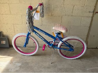 Girls bike only front tire needs to be replaced it’s brand new