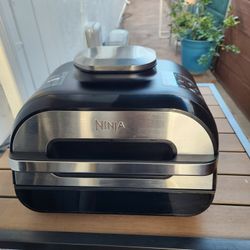 Ninja 4-QT Foodi Smart XL Grill Air Fryer ,Model FG551