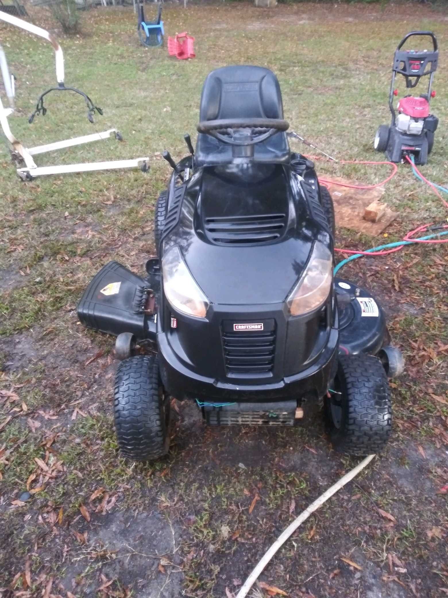 2011 Craftsman Lt2000 at Craftsman Tractor