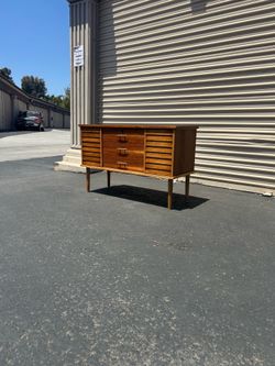 Mid Century Modern Refinished Trunk By Lane.