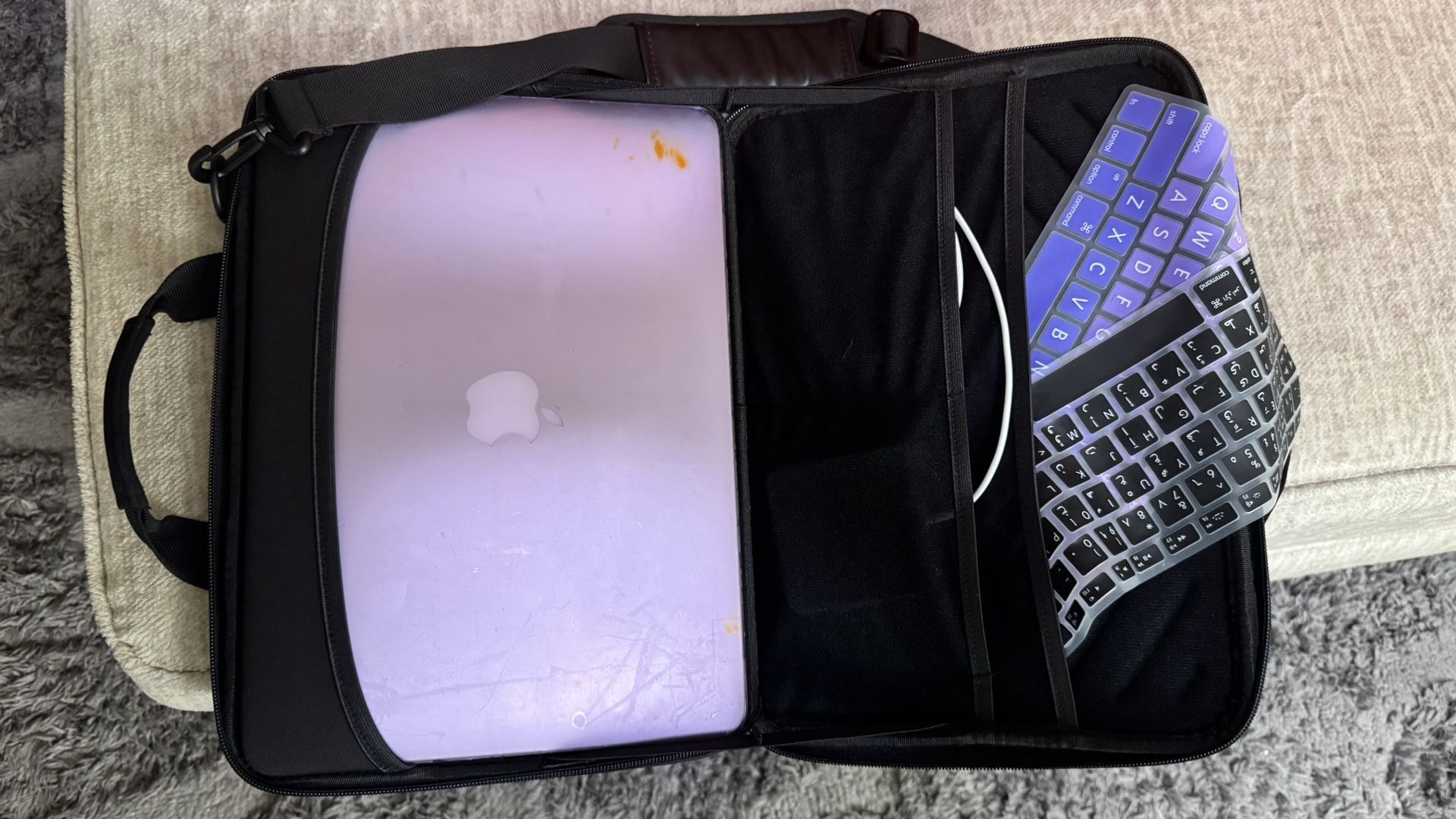 MacBook Air Apple - Silver 2017 256 GB i7 2.2 GHz $200! Laptop Bag Included!!