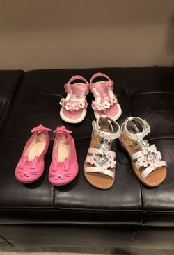 Really Cute Girls Shoe Size 5-6. Good condition. $15