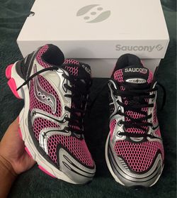 Saucony Triumph 4 Running Sneakers
