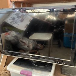 LG TV 32inch 