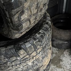 33x12.50x20 Federal Mudders