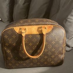 Louis Vuitton AUTHENTIC Medium