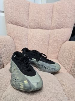 Adidas Sneakers Men’s Size 7.5 Black Gray Futuristic Running Shoes