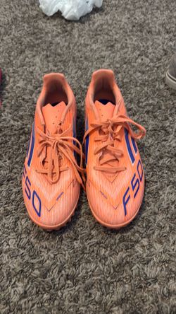 Indoor man cleats size 10