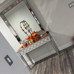 Zgallerie Sophie Mirrored Console