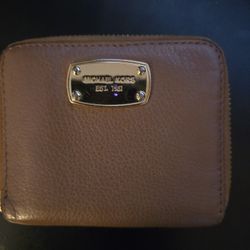VINTAGE MICHAEL KORS SMALL ZIP AROUND WALLET