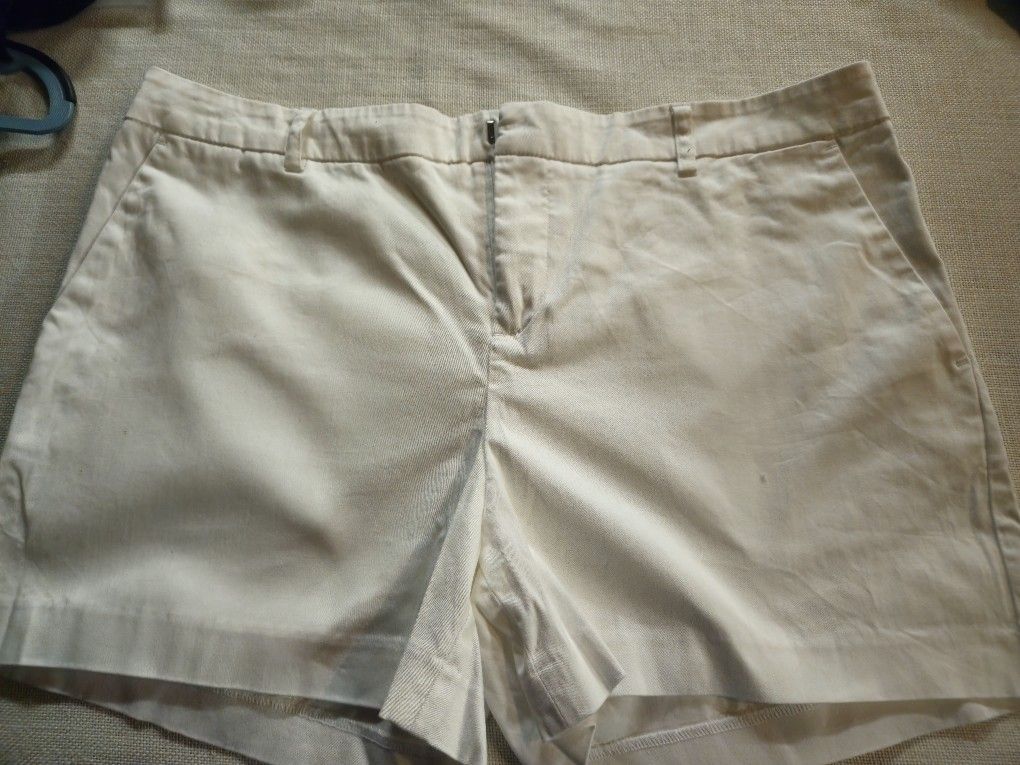 Venus Womans White https://offerup.com/redirect/?o=U2hvcnRzLk5ldw== Without Tag