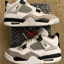 Size 9 (Heavily used, original box) - Air Jordan 4 military black