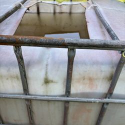 Water Storage Tote/ Tank 275 Gallons 