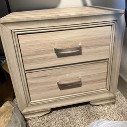 Nightstand 