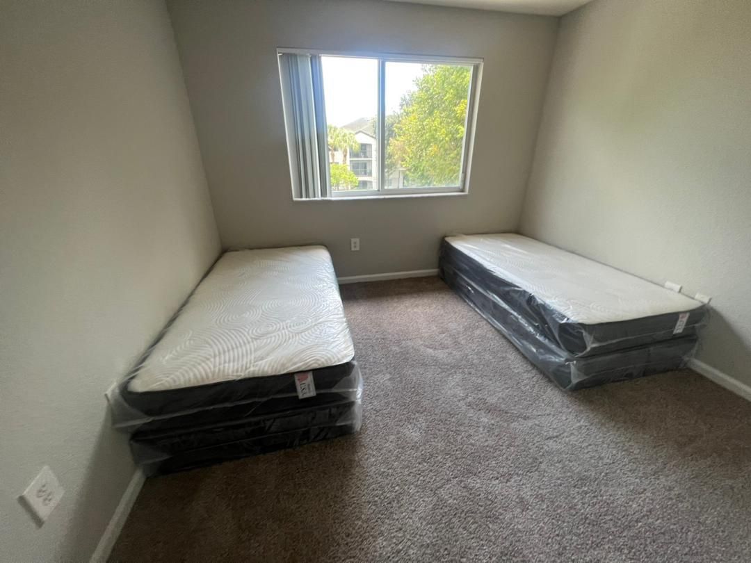 NEW MATTRESS TWIN SIZE PLUSH WITH BOX SPRING