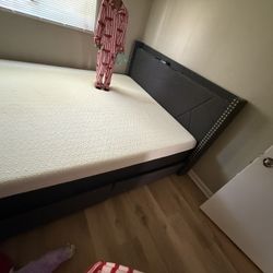 King Size Frame With Drawers 