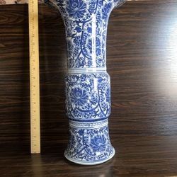 Large Heavy Chinese Porcelain Vase Blue & White 